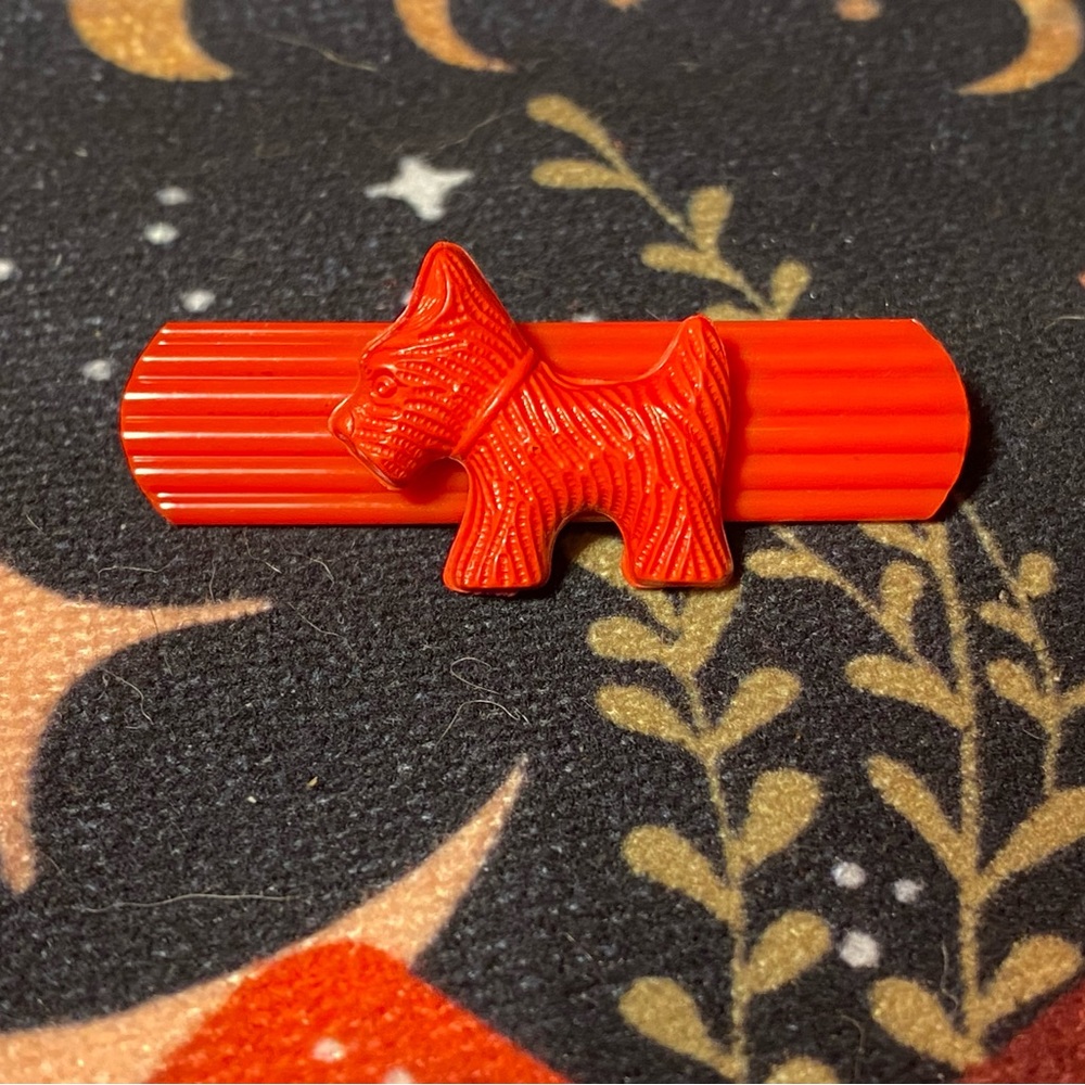 Cute vintage red plastic Scottie brooch